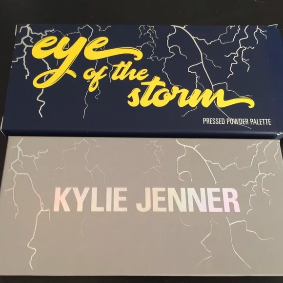 Kendall & Kylie Other - Kylie Cosmetics Eye of the Storm Palette